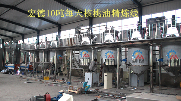 <a href=http://www.aidsnetwork.cn/chanpin target=_blank class=infotextkey>精煉設(shè)備</a>安裝現(xiàn)場